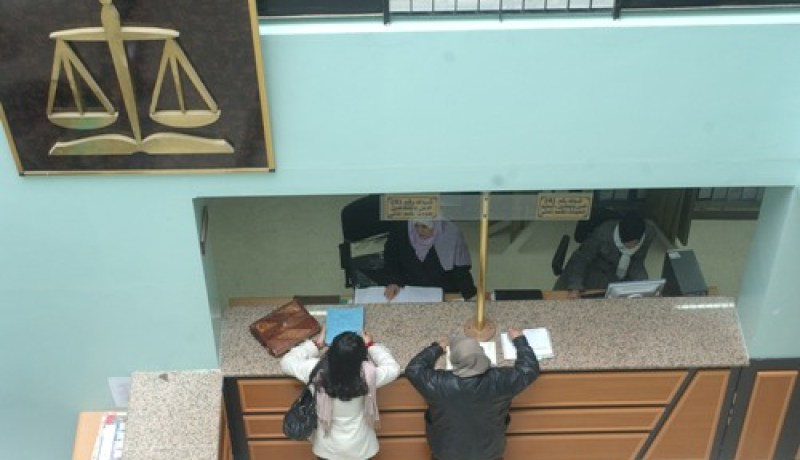 3أشخاص يخنقون صاحب كلوندستان بحبل بلاستيكي ويستولون على سيارته