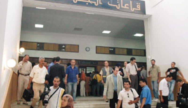 عفاف ذات 15 ربيعا : تسرق مجوهرات والدتها بقيمة 32 مليون لتبيعها وتسلم ثمنها لصديقها