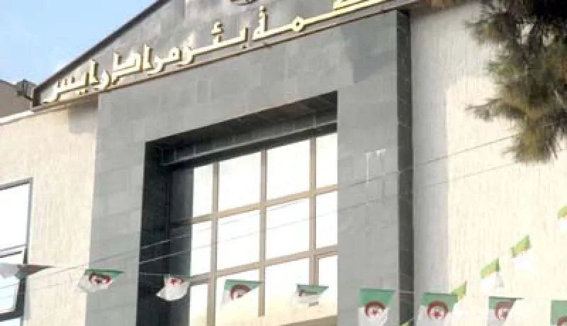 شاب ووالده متهـــمان بسرقــــــة وتحطيم مكتب موثقـــــة زوجــة قاضٍ 