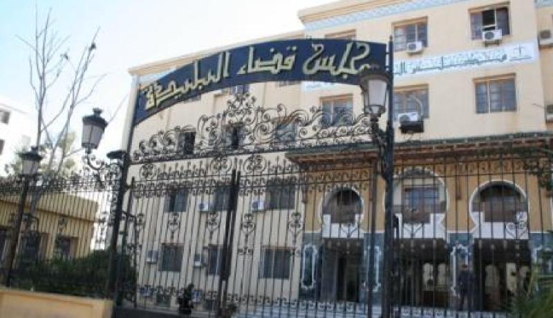 تفكيك شبكة وطنية لتزوير ملفات سيارات “المرسيدس” بالبليدة
