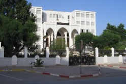 طالبة جامعية تُسلّم عشيقها عقدا ذهبيا وتشتكي‮ ‬عليه بڤالمة