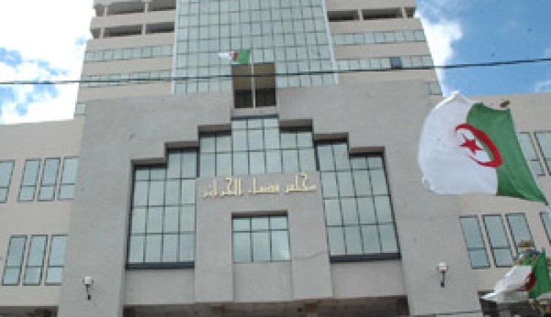 فاة تعرضت للسرقة من طرف أعز صديقاتها