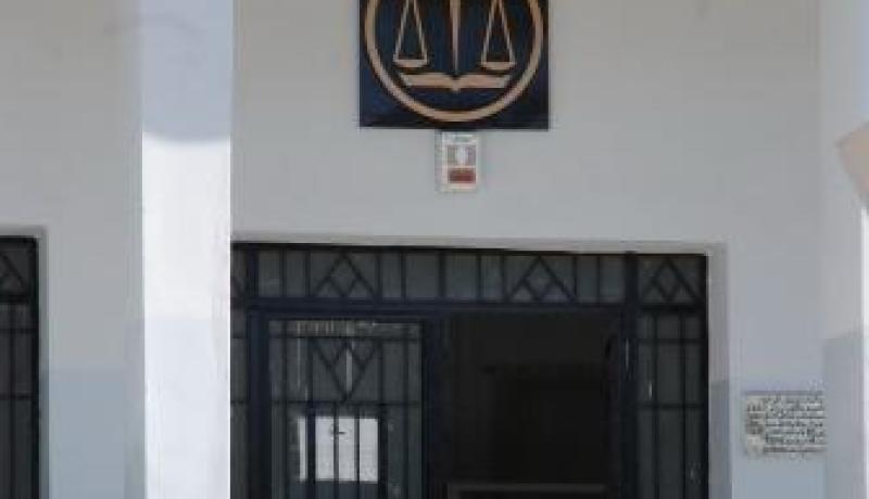 شرطي يقتل شخصا خطأ بعدماحاول التسلل إلى الميناء