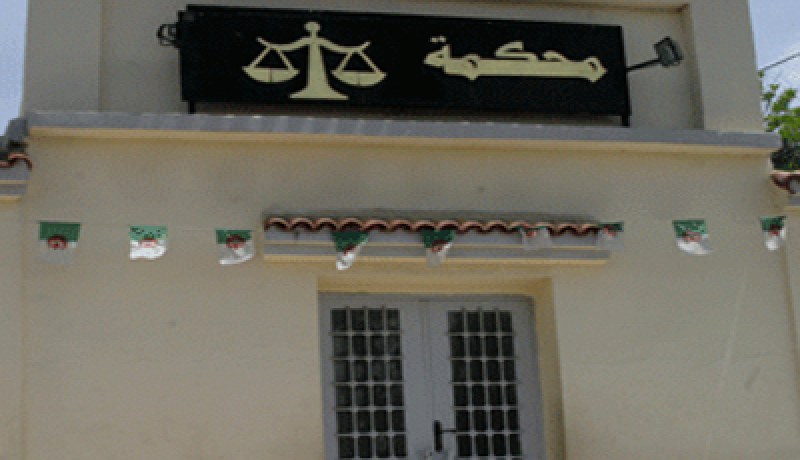 تكييف القضية إلى جناية الإتجار بالبشر وإصدار أمر بالقبض ضد الشرطيين‮ ‬