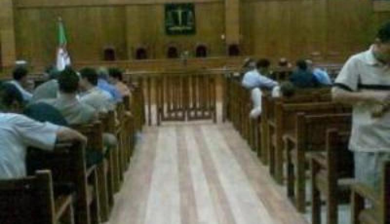 يؤلفون رواية خيالية عن لفظ أمواج البحر لـ50‮ ‬كلغ‮ ‬من المخدرات في‮ ‬معسكر