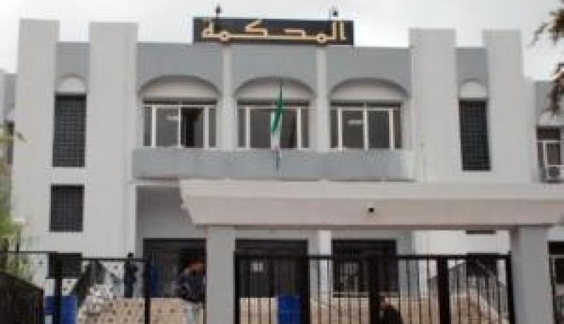 مغترب في سويسرا يتورط مع شبكة لتزوير وثائق سيارة سياحية