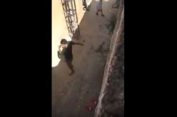 بالفيديو …محرز يلعب الكرة حافي القدمين في تلمسان