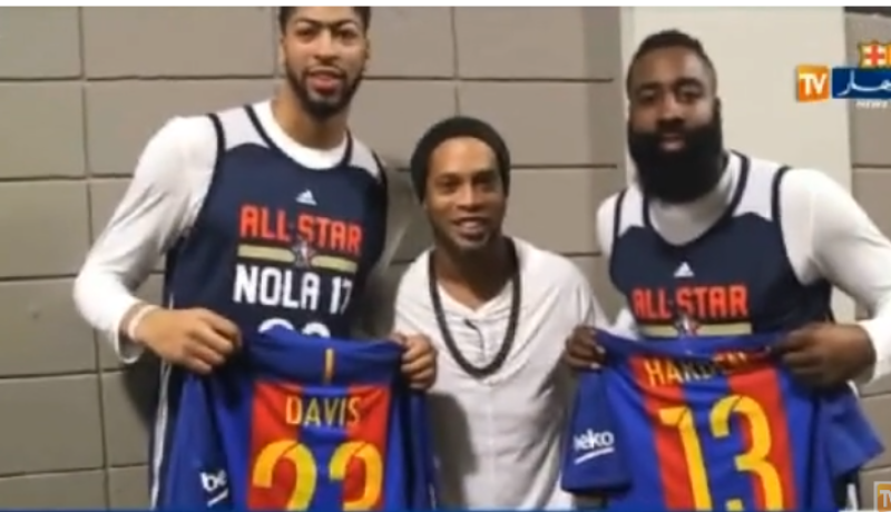 بالفيديو ..رونالدينيو في لقاء مع نجوم السلة الأمريكية