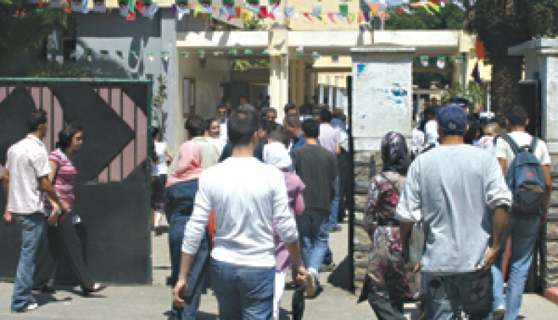 12 متفوقا جزائريا يتحصلون على منح دراسة لمدة شهر بالولايات المتحدة