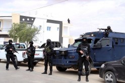 إصابة 4 عسكريين بانفجار لغم غربي تونس