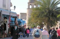1.2 مليون سائح جزائري من مجموع 6 ملايين سائح بتونس…السائح الجزائري ينقذ “السياحة التونسية” ويتلقى خدمات على مزاجه الخاص