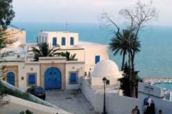 الجزائريون في تونس.. سياح بمزاج خاص جدا