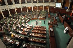 30 نائبا يعلقون عضويتهم في حزب نداء تونس ويهددون بالاستقالة