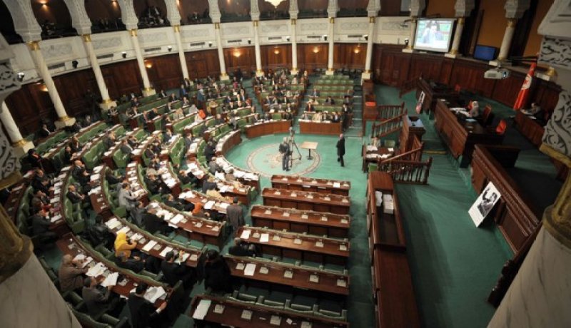 30 نائبا يعلقون عضويتهم في حزب نداء تونس ويهددون بالاستقالة