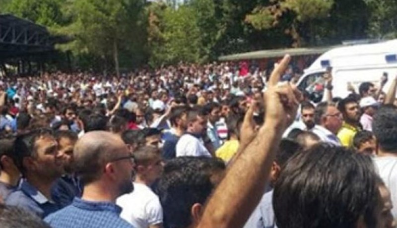 بالفيديو.. أهالي غاضبون من الرئيس التركي ويهتفون أردوغان خائن