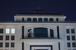 هجومان يستهدفان مقر حزب العدالة والتنمية ووزارة العدل التركية