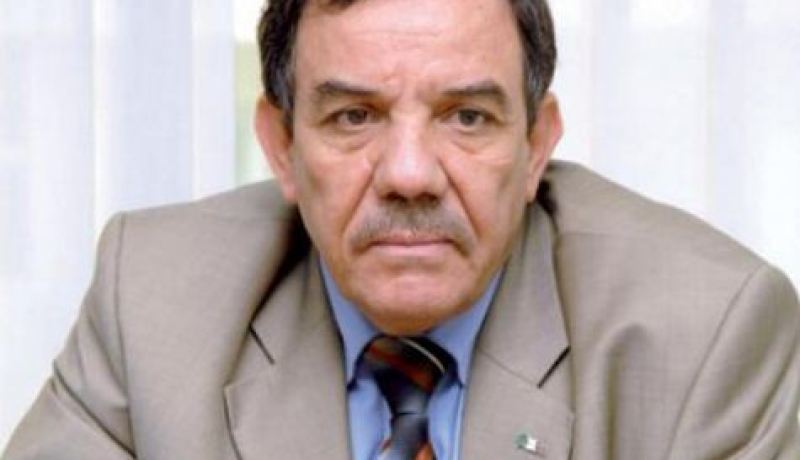 تواتي يُضرب عن الطعام بسبب هدم فيلته