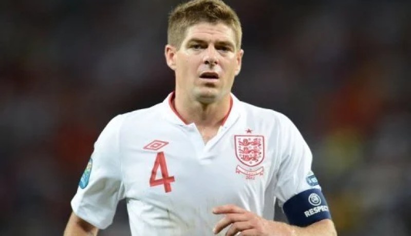 جيرارد يصوب تصريحاته بشأن ايفرتون