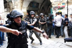 تجدد اشتباكات بين الاحتلال الإسرائيلي وفلسطينيين في المسجد الأقصى