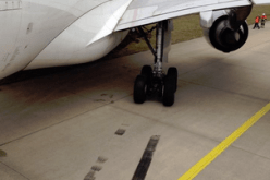 بالصور  انحراف طائرة للجوية الجزائرية في  مطار أورلي الفرنسي