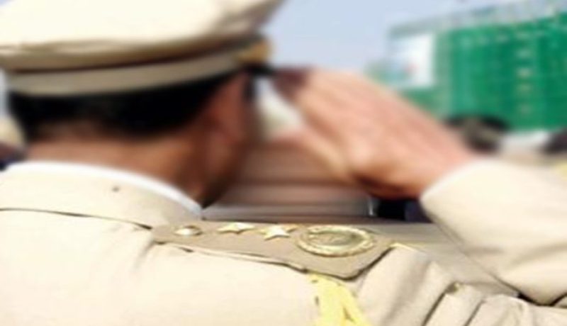 عقيد مزيف ينصب على 20 شخصا من مقاولين وأصحاب شركات لتحصيل المال في باب الزوار