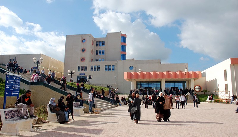 مِنح للطلبة الجزائريين لمواصلة دراستهم بماليزيا العام المقبل..!