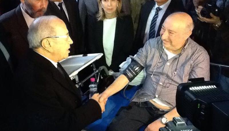 قائد السبسي يزور مستشفى شارل نيكول لمتابعة وضع الجرحى