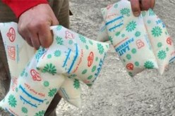 مزج حليب البقر داخل كيس حليب البودرة المدعم