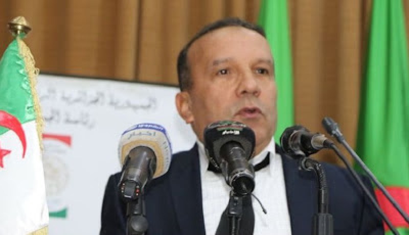 والي غرداية يأمر بغلق المقاهي والمطاعم ومحلات بيع المشروبات بالولاية