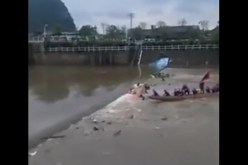 بالفيديو..مصرع 17 شخصا غرقا في الصين