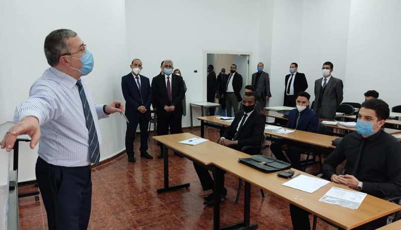 وزير السياحة يدعو إلى تكثيف التكوين لتزويد القطاع باليد العاملة المتخصصة