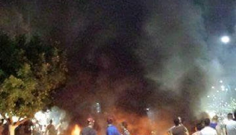 تجار فوضويين يغلقون الطريق امام مقر ولاية بجاية