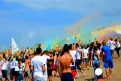 بالفيديو   مهرجان الألوان في بجاية  يلهب مواقع التواصل الإجتماعي