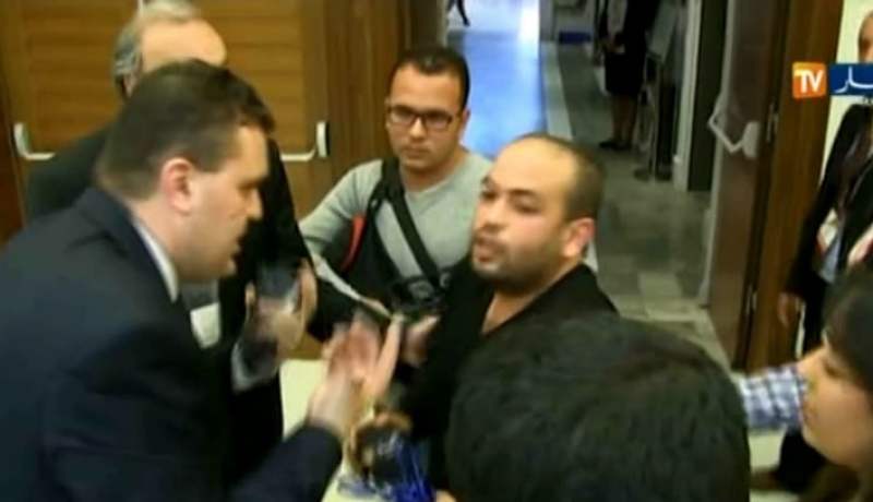 بن يونس يمنع طاقم تلفزيون النهار من تغطية ندوته لإستهلاك المنتوج المحلي