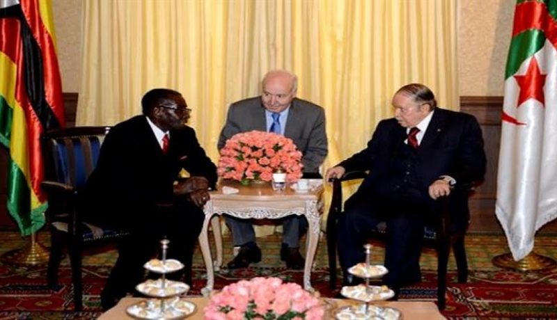 بوتفليقة يستقبل نظيره الزيمبابوي روبير موغابي