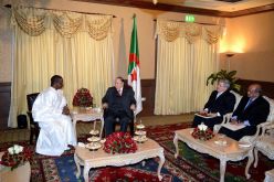 بوتفليقة يستقبل سفير غينيا الجديد بالجزائر