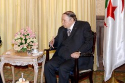 بوتفليقة يستقبل رئيس الدبلوماسية التونسية