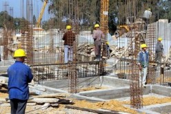 منع الأجانب الفائزين بالصفقات العمومية من المناولة مع شركات أجنبية