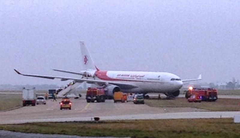 رعب وسط 250 مسافر بعد انحراف طائرة للجوية الجزائرية في مطار أورلي بفرنسا