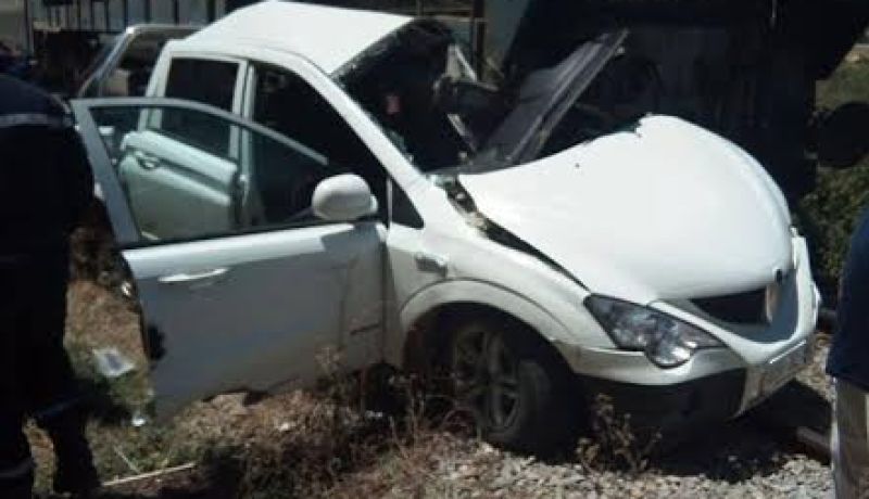 بالصور.. قطار يجر سيارة على مسافة 150 متر ببجاية