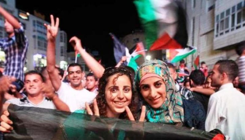 مباراة تاريخية تجمع بين فريقين من الضفة وغزة