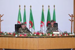 على أفراد قواتنا المسلحة أن يكونوا على دراية دائمة بتسارع الأحداث في العالم وما تحمله من مخاطر