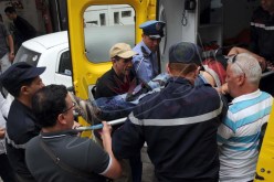 بالصور شاب يحاول الإنتحار أمام دار الصحافة طاهر جاووت