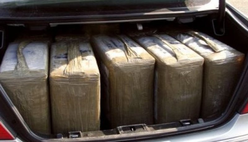 عصابة مخدرات تقدم ملف قاعدي مزور لإقتناء تويوتا بعين تيموشنت