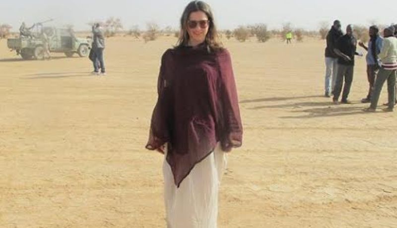 بالفيديو زيارة غامضة لصحفية امريكية لعين صالح