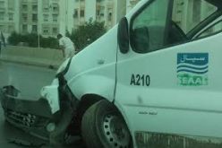 انحراف سيارة سيال لشركة المياه بعد تجنب اصطدامها مع سيارة أخرى