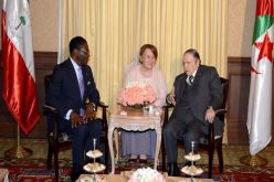 الرئيس بوتفليقة يتحادث مع نظيره من غينيا الاستوائية