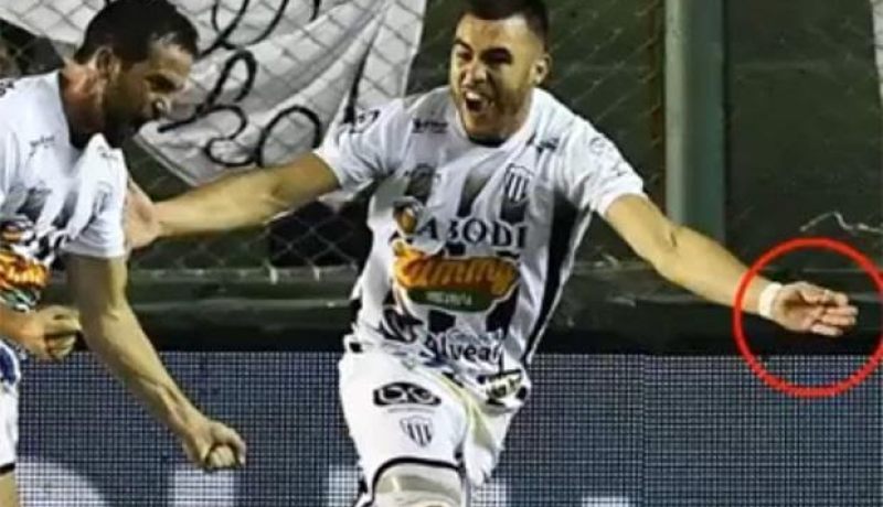 مدافع أرجنتيني يعترف بإستخدام “الإبرة “لإيقاف المهاجمين