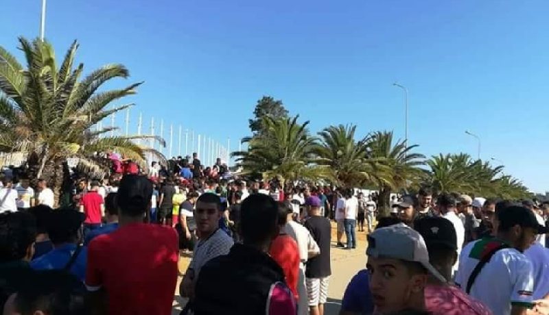 فوضى.. إصابات ومبيت للأنصار في الشوارع بسبب لقاء المولودية وسطيف