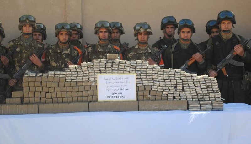 بالصور..توقيف 6 بارونات مخدرات وحجز أزيد من قنطارين كيف في الوادي وغليزان وتلمسان